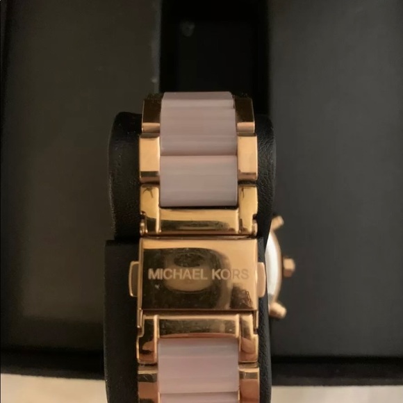 Michael Kors Parker Rose Gold  Blush Watch - Picture 2 of 7